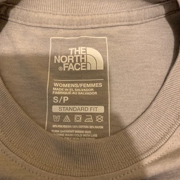 2 brand new north face t shirts - Picture 4 of 4